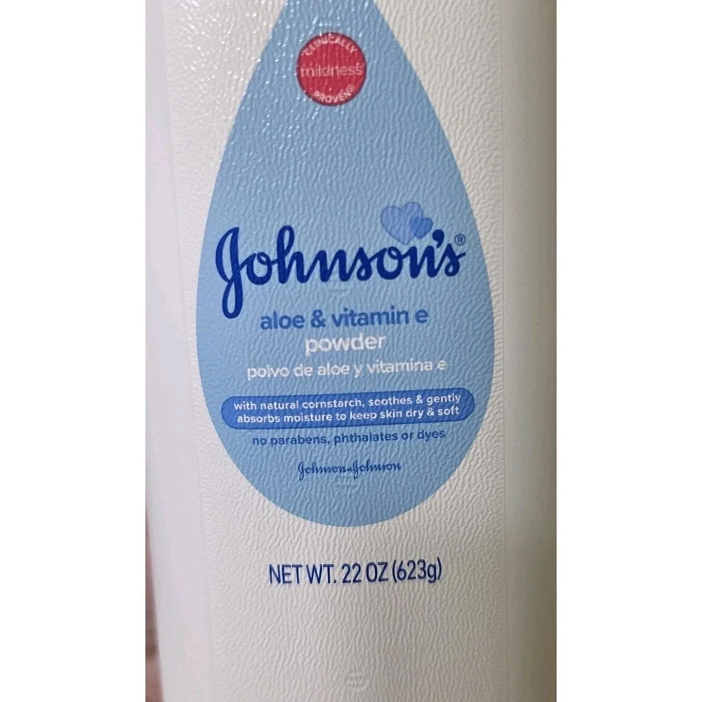 Johnson's Cornstarch Baby Powder with Aloe‎ & Vitamin E, 22 oz ( Pack of 2 )
